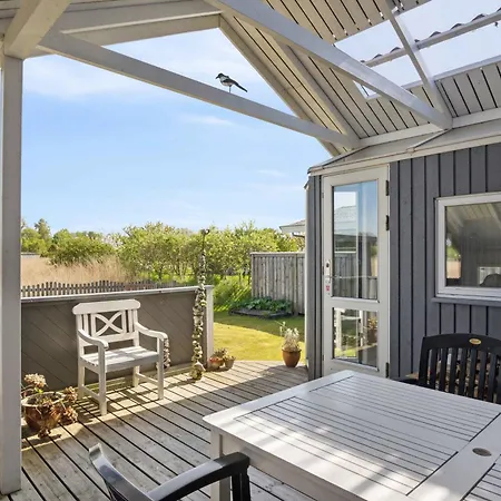 Cozy Summer House In Fons With Sea View Feriehus