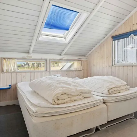 Cozy Summer House In Fons With Sea View Feriehus